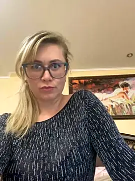 Crystal00Girl online show from September 21, 8:40 pm