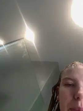 Chloemillerrxx online show from December 17, 12:09 pm