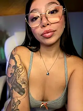 Maddy Piink online show from December 16, 8:58 pm