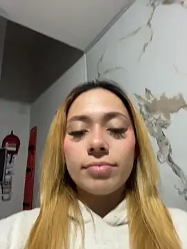 LanaMills  online show from February 17, 5:07 am