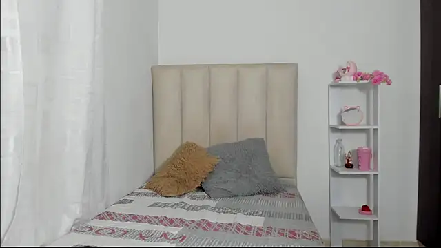 ImEmily444 online show from November 28, 12:02 am