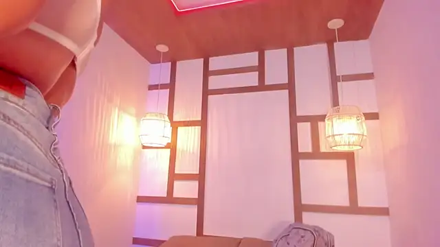 HannahMontgomery online show from September 9, 5:02 pm