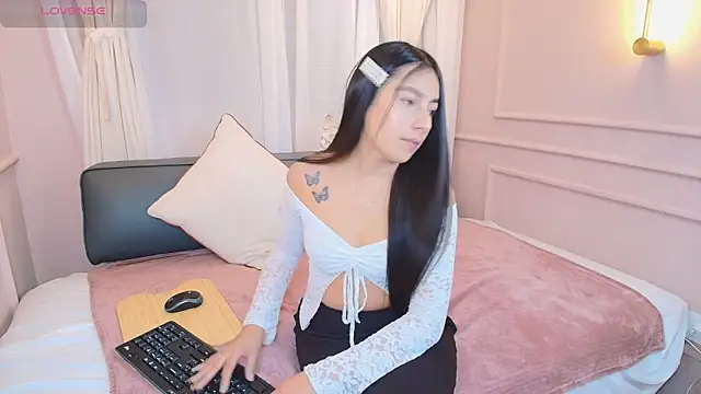 Nahomi key  online show from November 12, 8:07 pm