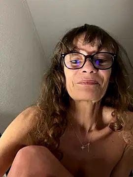 Chris06d22xh online show from September 29, 9:31 pm