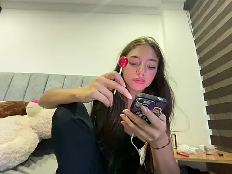 LisaGoddes online show from June 1, 11:05 pm