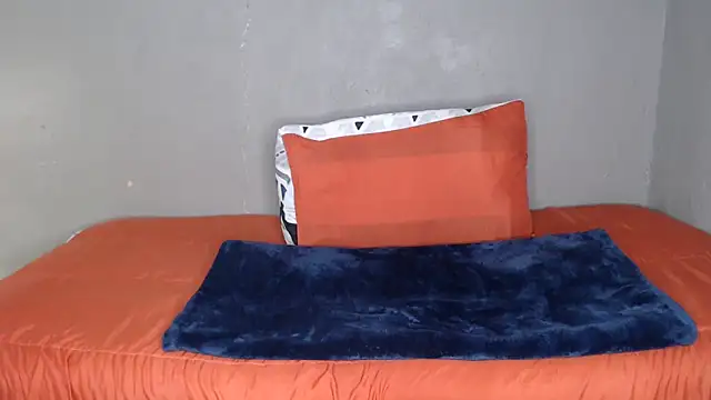 Lunalee online show from February 18, 5:56 pm