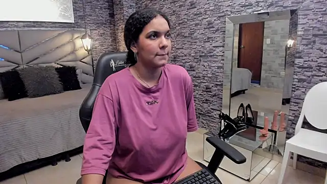 BellyBigBoobs online show from December 1, 1:14 pm