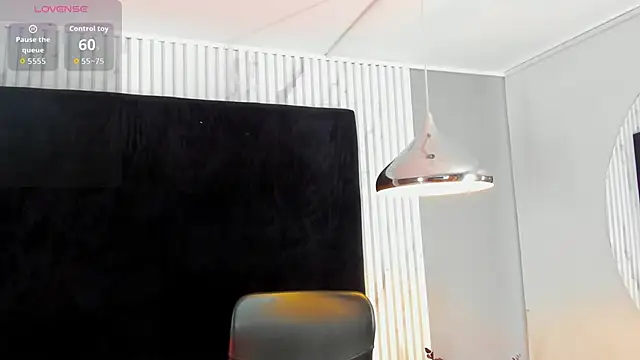 MONIK FOX CR online show from September 27, 9:11 pm