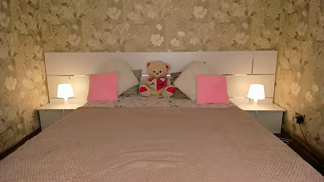 mishapallmer online show from March 27, 10:49 am