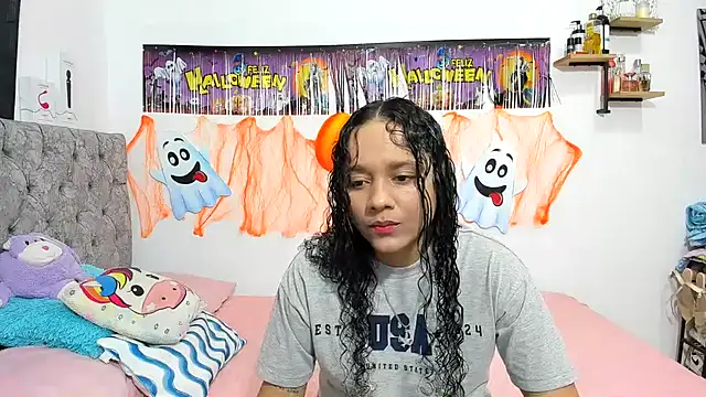 nay and aleja1 online show from October 29, 3:11 am