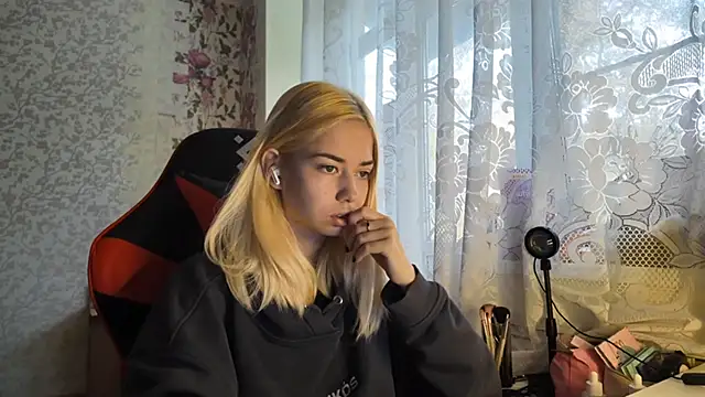 Witching Moon online show from October 8, 8:07 am