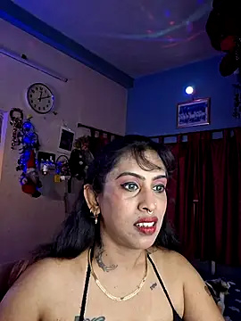 Love Beauty01 online show from June 1, 6:20 pm