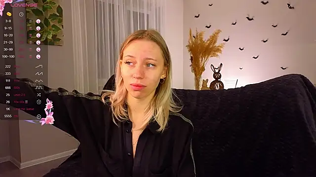 NyxaThorn online show from November 6, 4:24 pm