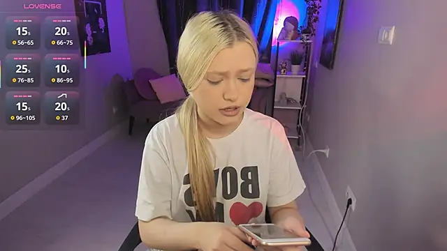 Millie Vanillies online show from October 9, 8:13 pm