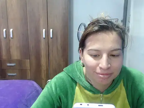 cloequeen15 online show from October 14, 3:03 pm