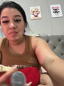 Aliciawhitee online show from October 14, 12:24 am