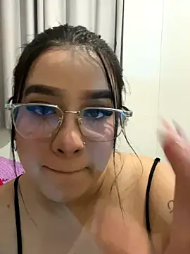 Aliciawhitee online show from December 5, 2:00 am