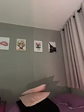 Aliciawhitee online show from February 25, 5:06 am