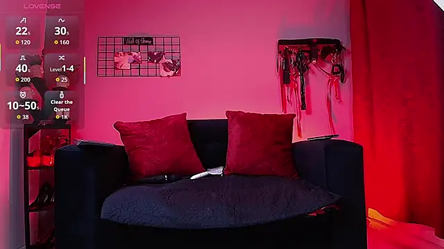 Daphne Clarke online show from November 3, 11:25 am