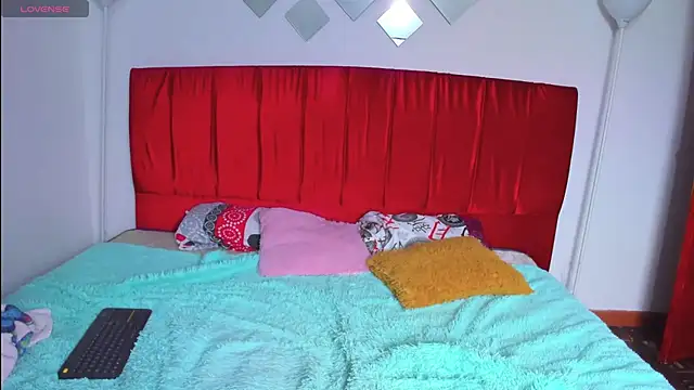 Lushy sweet online show from November 15, 6:25 am