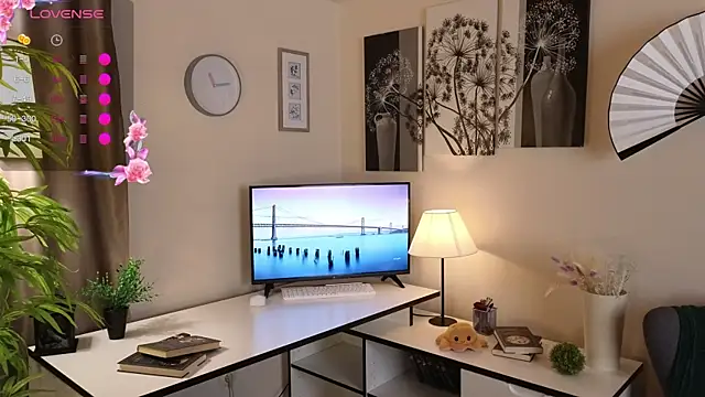 Bonnie Nunez online show from October 29, 7:05 pm