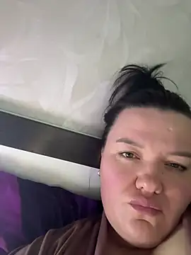 SunnyLeila2101 online show from April 3, 6:39 pm