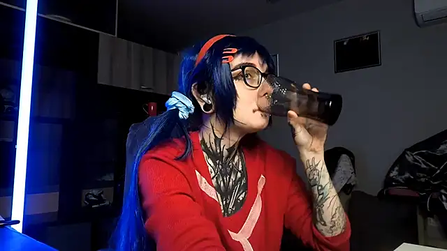 HighelikeGirl online show from October 4, 2:43 pm