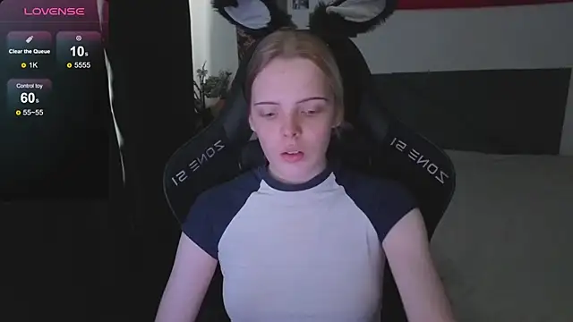 Luna Navy online show from November 10, 9:15 am