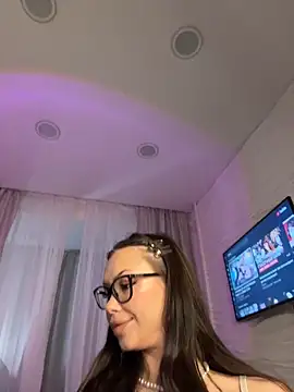 EllieVixen online show from April 29, 1:03 pm