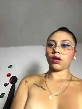 LuluMonroe Eup online show from October 31, 4:25 am