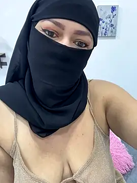 Amyraa  online show from December 18, 11:59 am