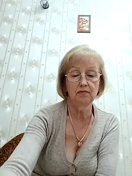 AlikaSwan5821 online show from October 3, 8:47 pm