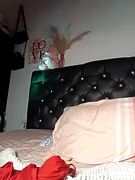 linda698049 online show from October 26, 6:53 am