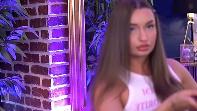 MillaSerene online show from November 6, 6:08 am