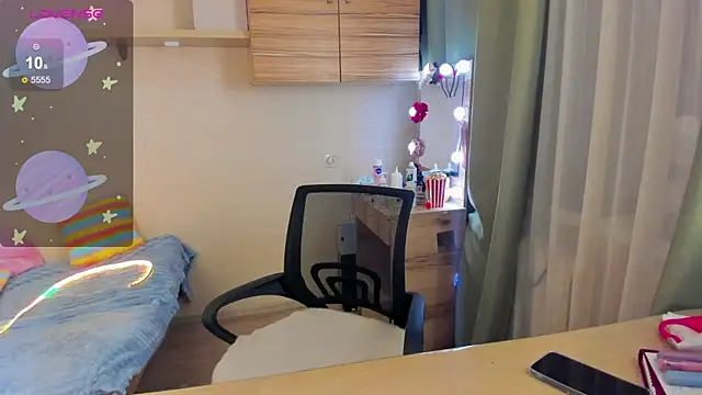 Alice next door online show from January 15, 3:40 pm