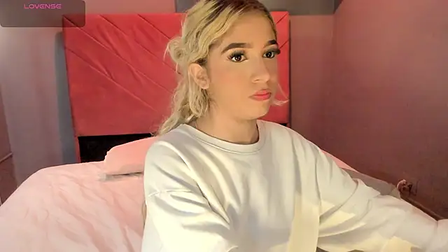 cinnia  online show from March 31, 11:43 am