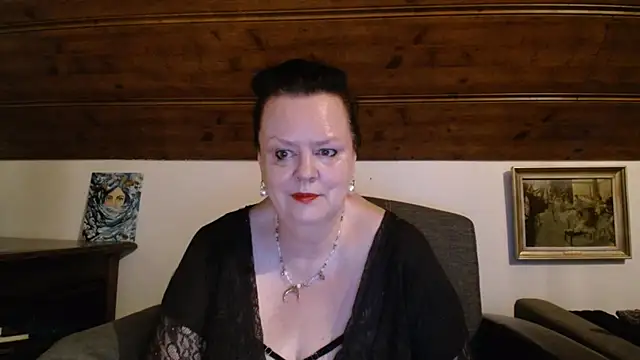 TiffanyMature online show from May 28, 8:18 pm