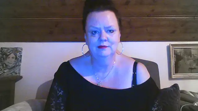 TiffanyMature online show from April 19, 8:11 pm