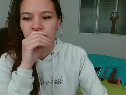 yarafuckass online show from April 20, 9:07 pm