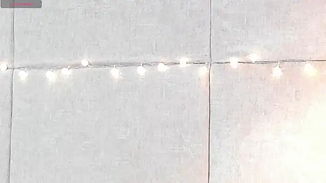 VioletHilton online show from February 17, 6:40 pm