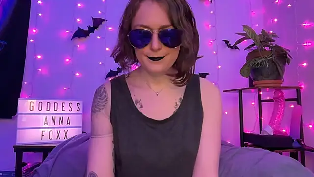 mistressannafoxx online show from January 5, 10:35 pm