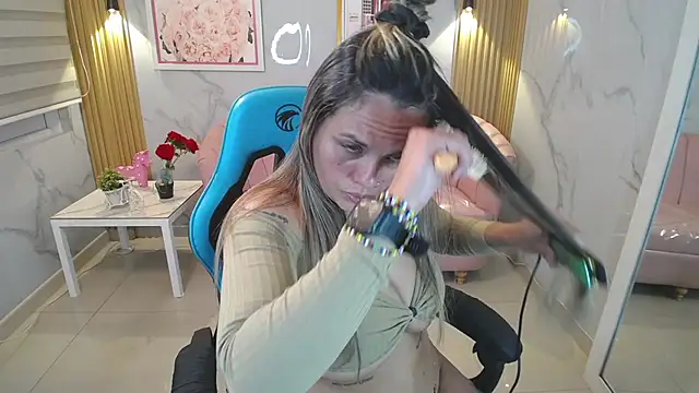 Jade Jones a online show from November 8, 4:06 am