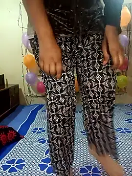 reena502 online show from November 28, 12:35 am