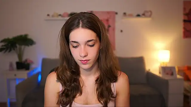 kissie cat online show from September 24, 6:18 pm