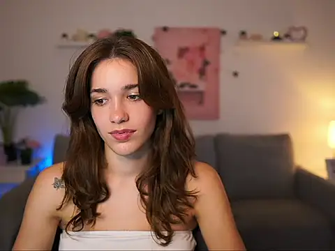 kissie cat online show from September 12, 1:18 pm