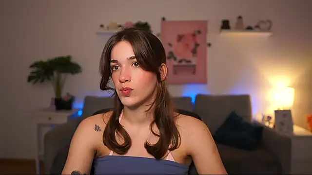 kissie cat online show from May 19, 1:18 pm