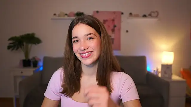 kissie cat online show from November 19, 2:50 pm