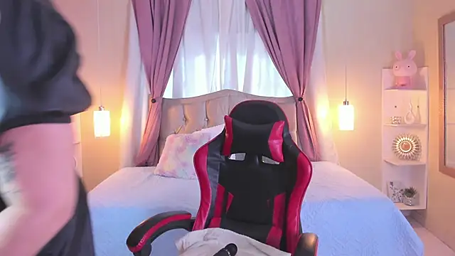 IsabellaHot01 online show from April 23, 8:22 pm