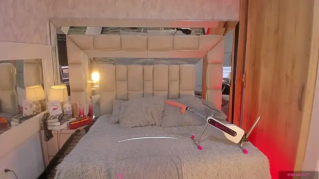 PAULETEJOHNSON online show from September 24, 6:01 am