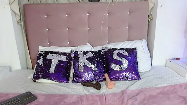 Saori Evans online show from September 19, 1:15 am